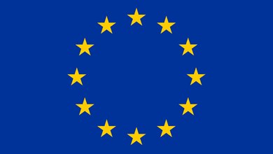 EU-flaggan. Tolv gula stjärnor i ring mot blå bakgrund