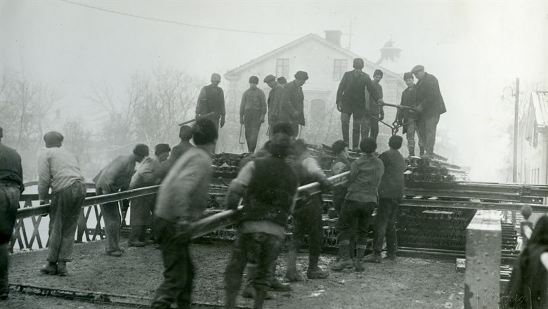 Ett antal män vid bygget av Stångebro 1924 