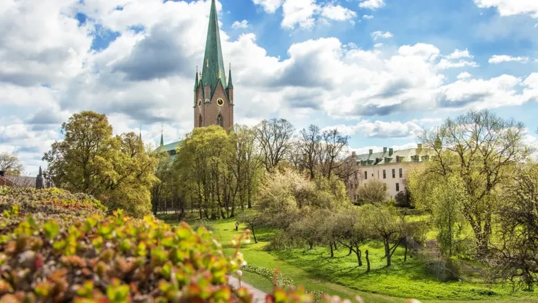 En bild tagen från taket på biblioteket, med vy över domkyrkans torn och slottet. syns 