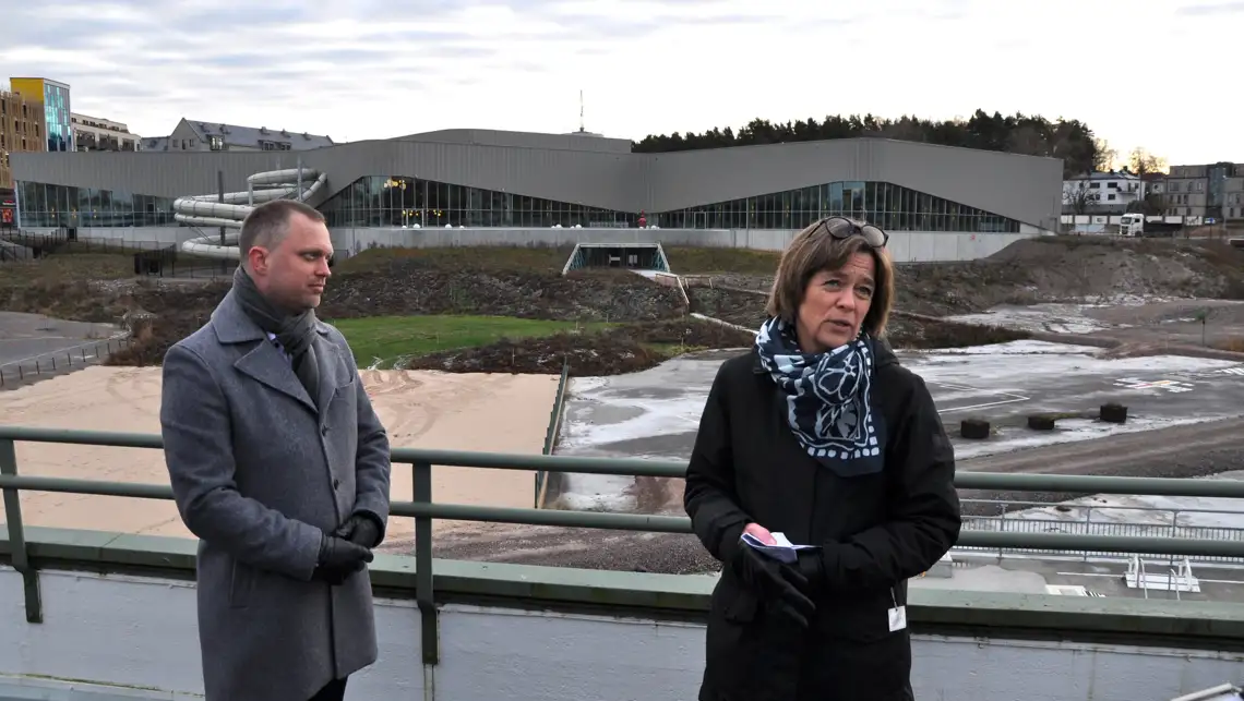 Stefan Erikson (M) och Lotta Bäckman (S) på Tinnis