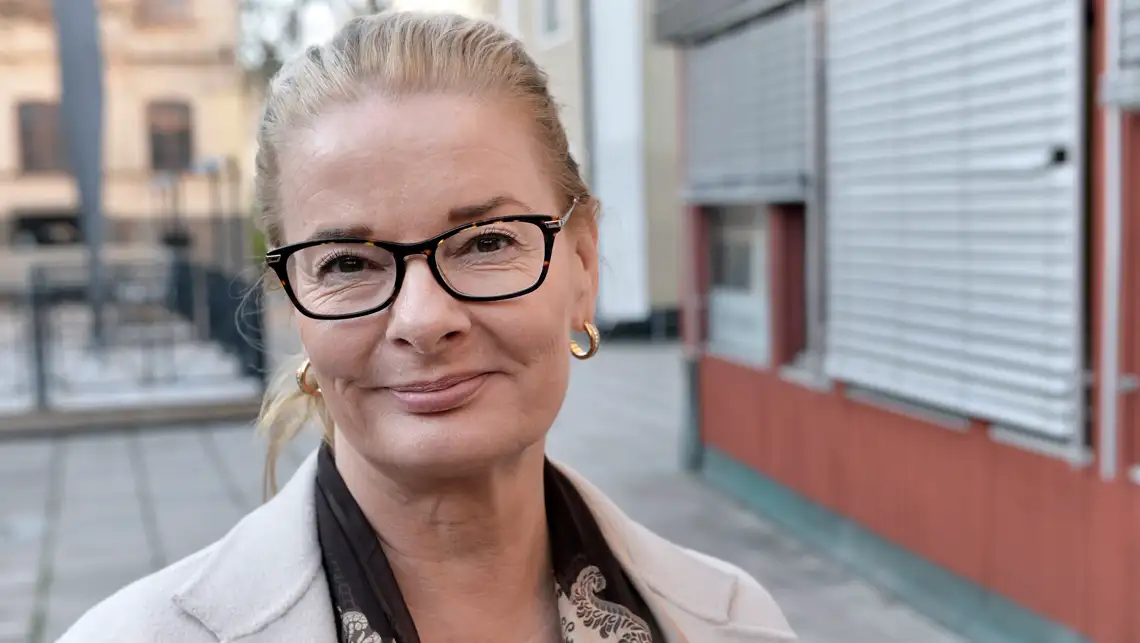 Porträttbild på Lotta Edholm