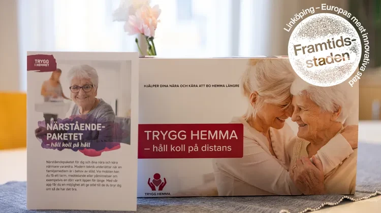 Folder och trygghetspaket på ett bord.