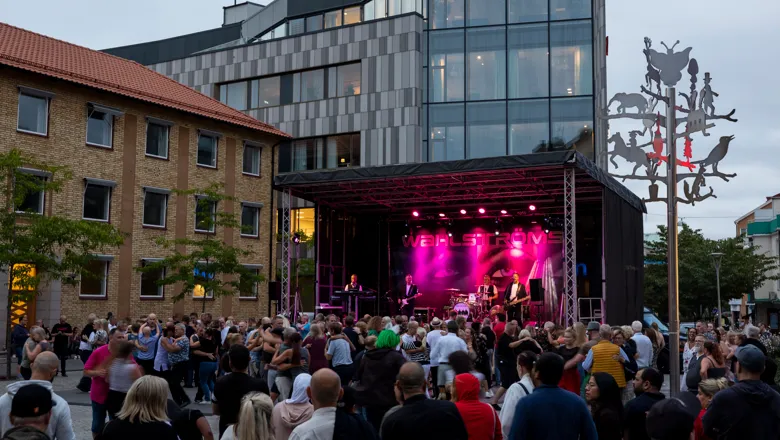Ta chansen till en svängom på Farbror Melins torg. Foto: Mats Jonsson