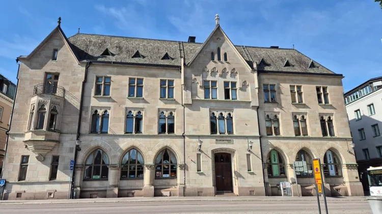 S:t Lars gymnasium sett från St: Lars kyrkan. 