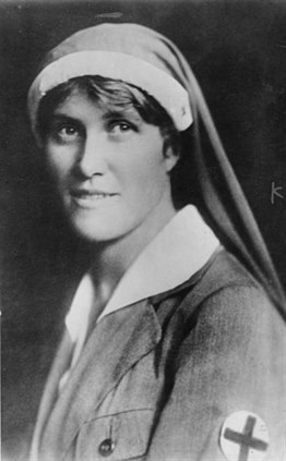 Elsa Brändström i sjuksköterskeuniform