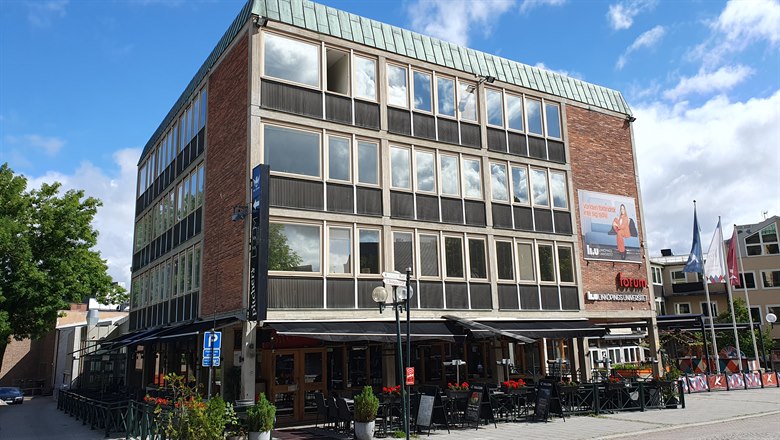 Folkets hus idag (2023). Numera en central mötesplats för stadens studenter. Bild: Dan Malmsten/Linköpings stadsarkiv